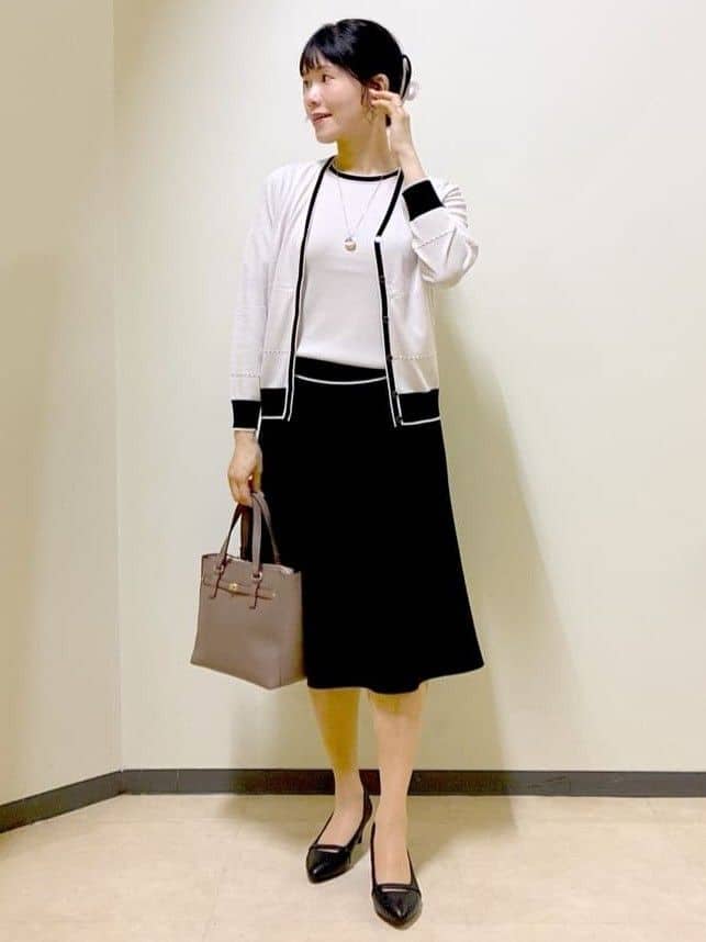  beni_gingerさんの「Reflect｜【WEB先行カラーあり／手洗い可／アンサンブル可】バイカラーカーディガン」を使ったコーディネート