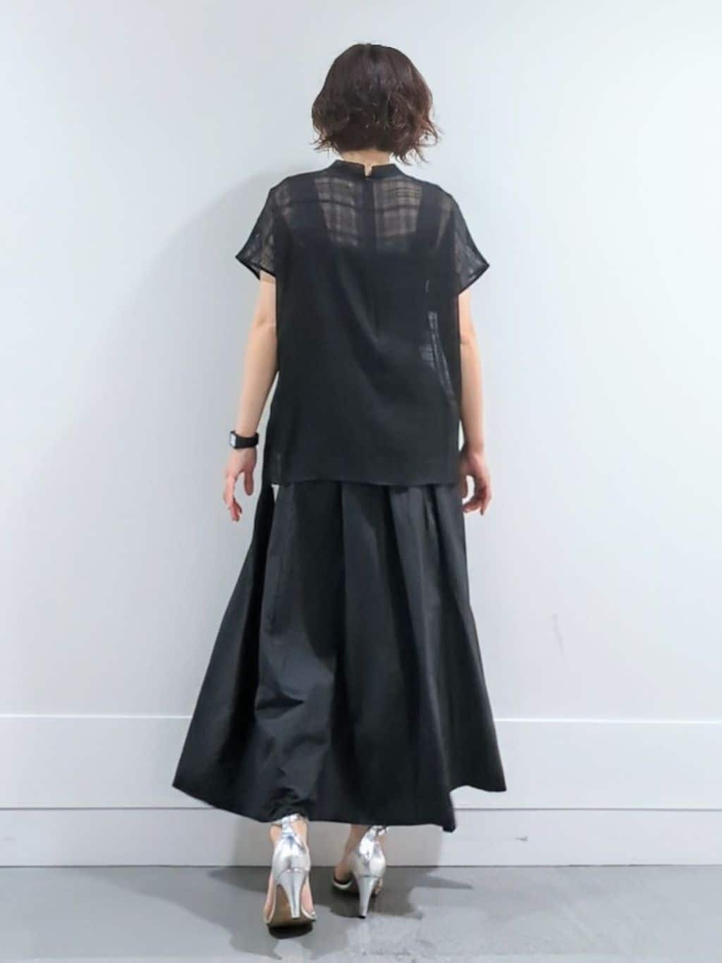 ミズタさんの「UNTITLED｜【シアー】チェックスタンドネックブラウス」を使ったコーディネート