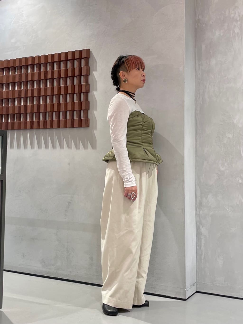 KOUさんの「INDIVI｜シグネチャーシアーロンT」を使ったコーディネート