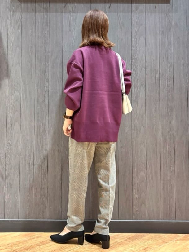 meiさんの「SHOO･LA･RUE｜【高レビュー/SS-LL/美脚シルエット】すっきりきれい見え テーパードパンツ」を使ったコーディネート