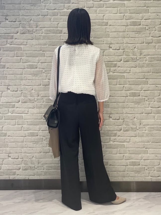 Mikoさんの「INDIVI｜【着心地◎！】タックワイドパンツ」を使ったコーディネート