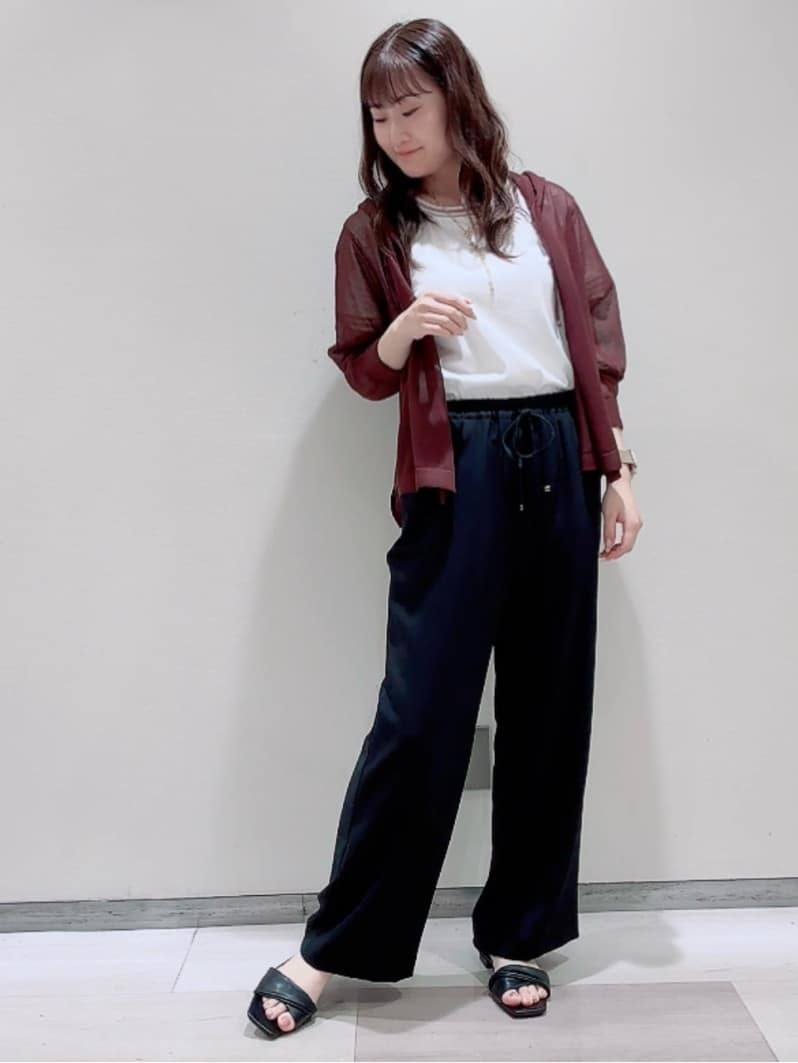エリカさんの「Reflect｜【接触冷感／マシンウォッシュ可／ウエスト総ゴム】ワイドシルエットパンツ」を使ったコーディネート