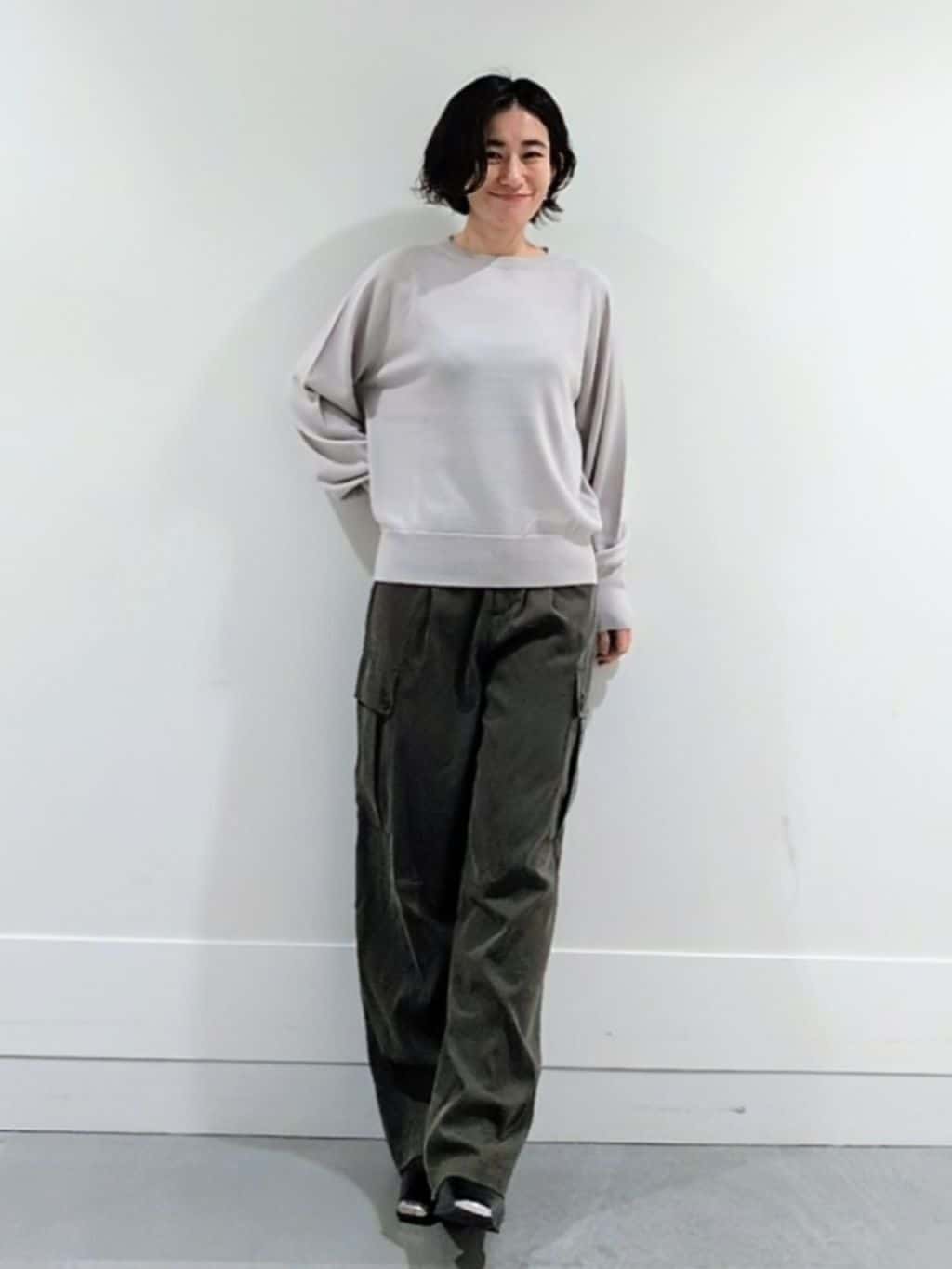 ミズタさんの「UNTITLED｜【8色展開／コンパクト丈】レーヨン混 コクーンニット」を使ったコーディネート