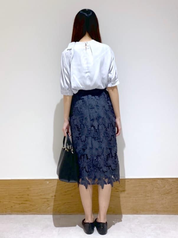 Hatsuneさんの「OPAQUE.CLIP｜ロールカラーアシメフリルリボンブラウス【洗濯機洗い可／イージーアイロン】」を使ったコーディネート