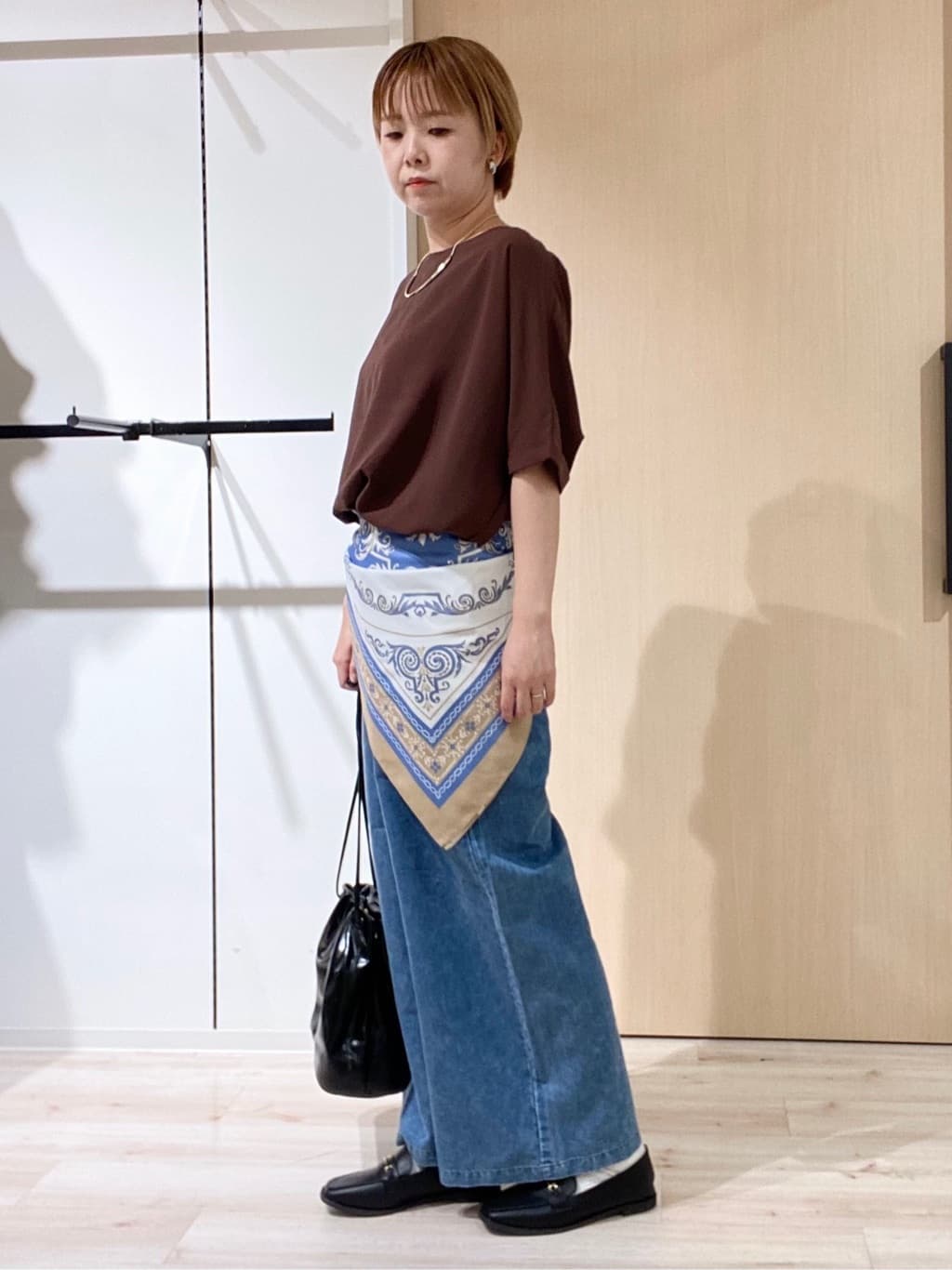 ひらしーさんの「SHOO･LA･RUE｜【洗濯後しわになりにくい】さらっとタッチの 5分袖ドルマンブラウス」を使ったコーディネート