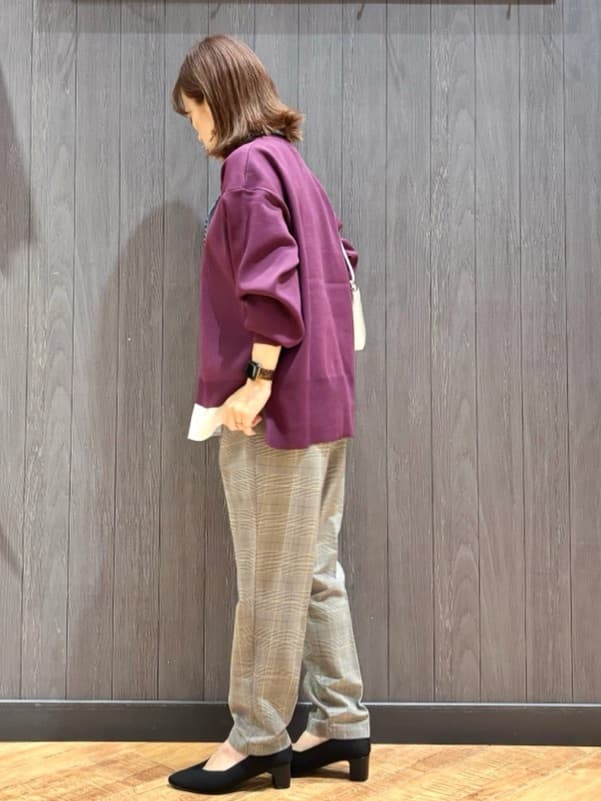 meiさんの「SHOO･LA･RUE｜【高レビュー/SS-LL/美脚シルエット】すっきりきれい見え テーパードパンツ」を使ったコーディネート