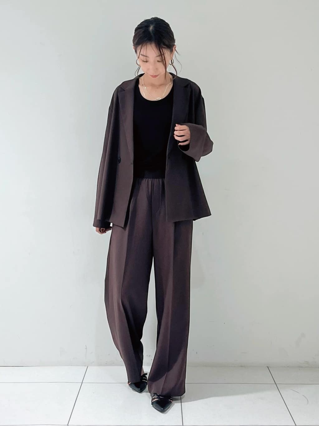 shioriさんの「INDIVI｜Comfy SET UP｜イージーストレートワイドパンツ【セットアップ対応／通勤/カセット服】」を使ったコーディネート