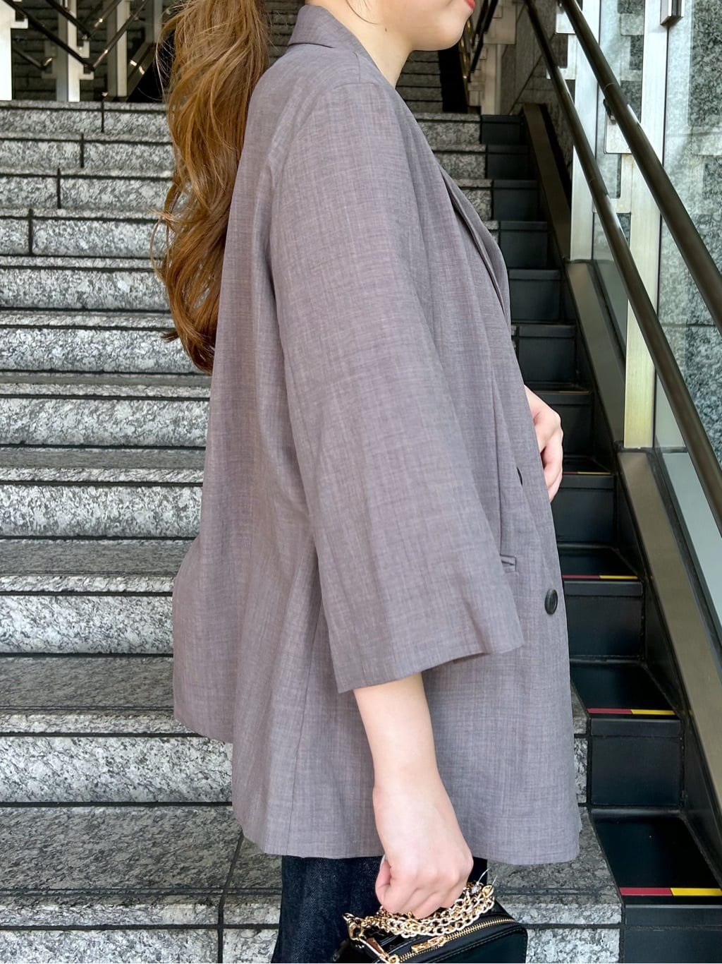 Risaさんの「OPAQUE.CLIP｜メタリック刺繍ロゴTシャツ【接触冷感／洗濯機洗い可】」を使ったコーディネート
