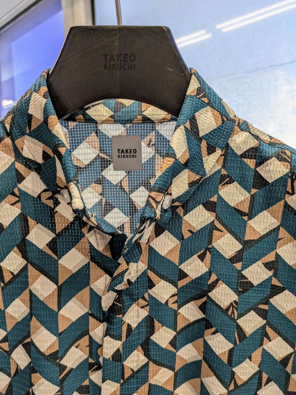 ryoさんの「TAKEO KIKUCHI｜【COOL CITY WEAR】籠目アート柄 サッカーシャツ /通気性」を使ったコーディネート