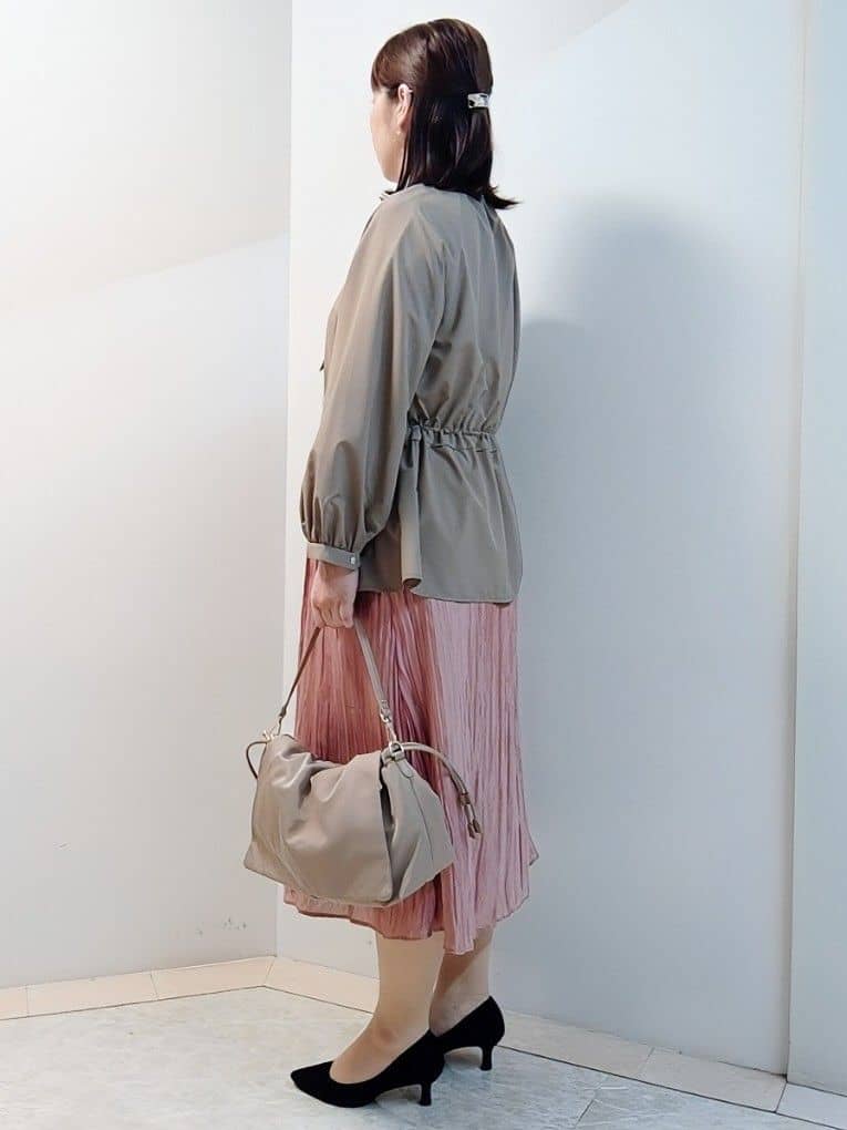 エリさんの「Reflect｜【パンツにもスカートにも合わせやすい◎】ライティブルゾン」を使ったコーディネート