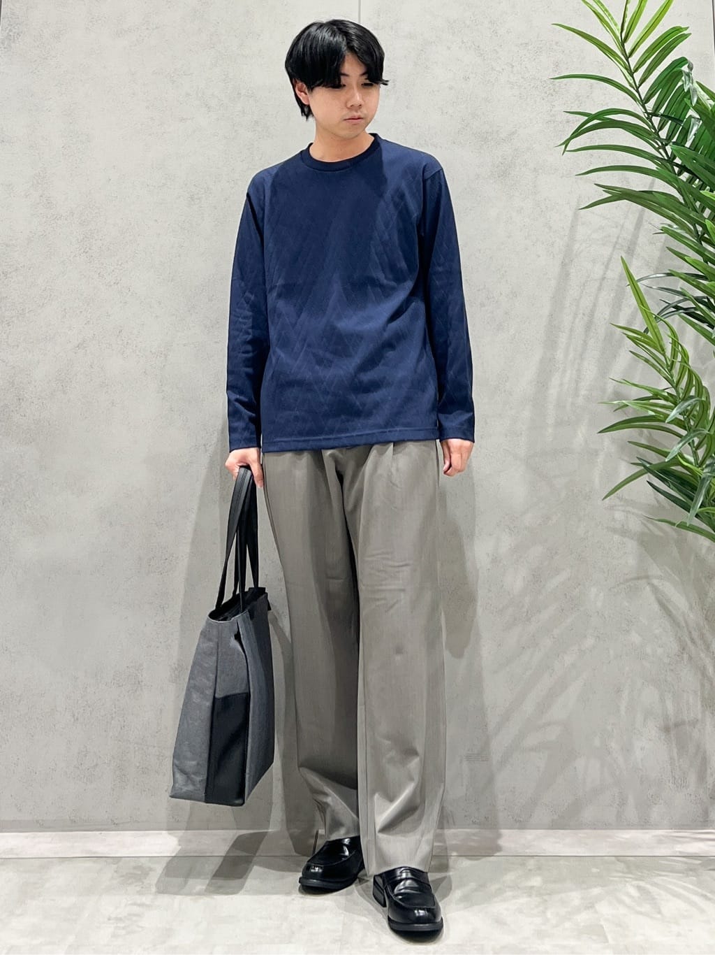 SHI-MAさんの「THE SHOP TK｜リンクスジオメトリック長袖Tシャツ【サスティナブル素材使用/洗濯機OK】」を使ったコーディネート