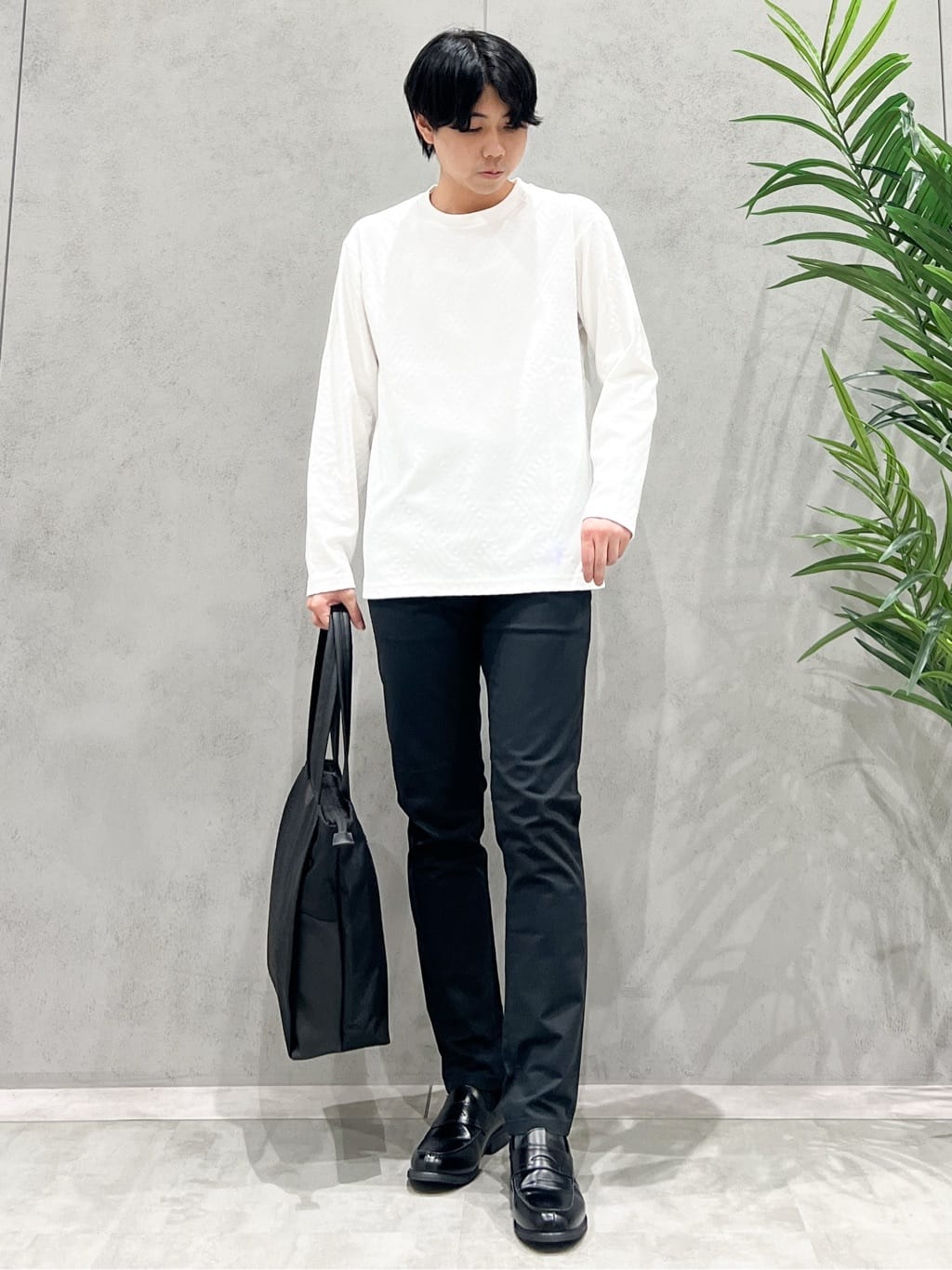 SHI-MAさんの「THE SHOP TK｜リンクスジャカード長袖Tシャツ【サスティナブル素材使用/洗濯機OK】」を使ったコーディネート