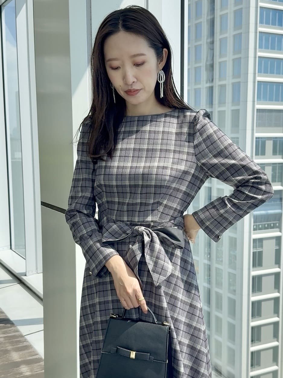 teiさんの「Couture brooch｜リボンデザイン2WAYバッグ」を使ったコーディネート
