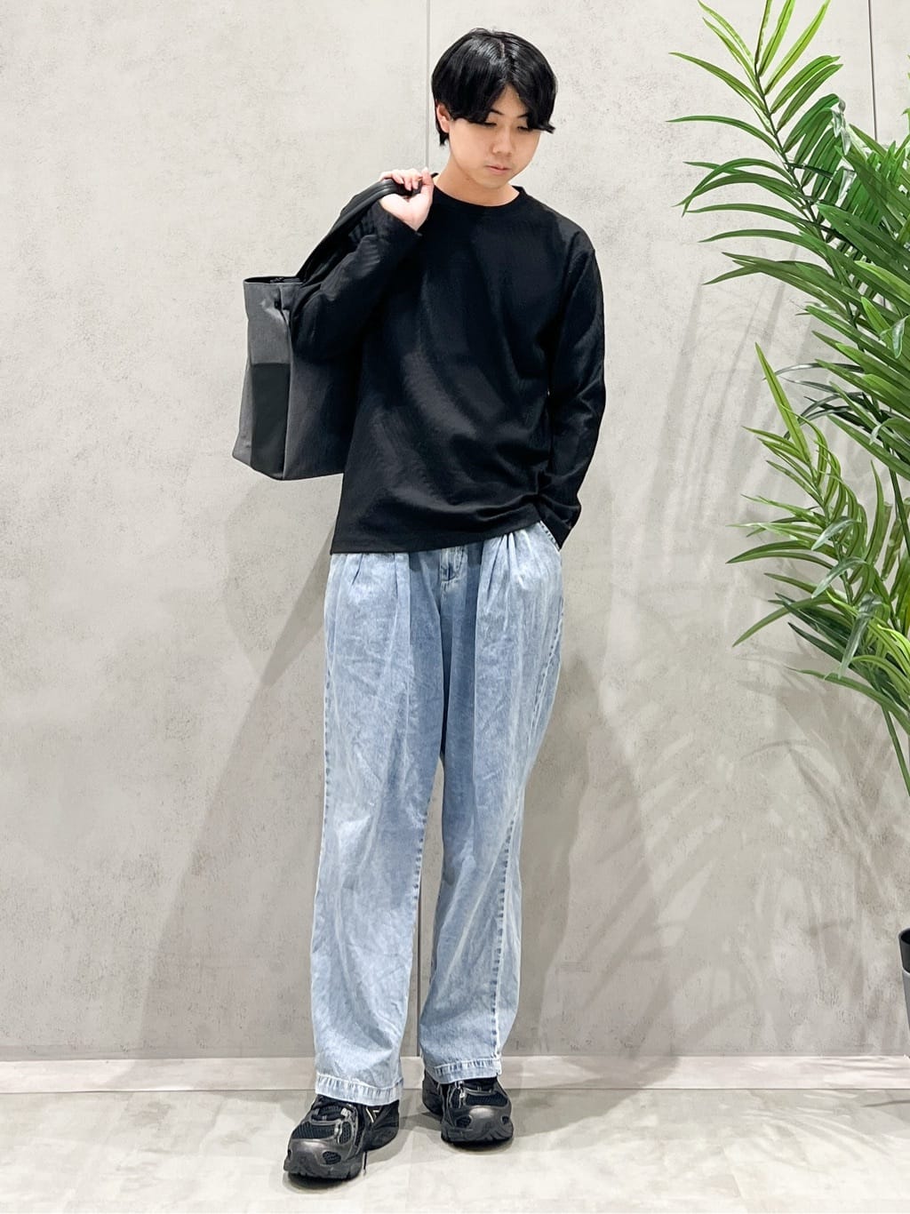 SHI-MAさんの「THE SHOP TK｜リンクスジャカード長袖Tシャツ【サスティナブル素材使用/洗濯機OK】」を使ったコーディネート