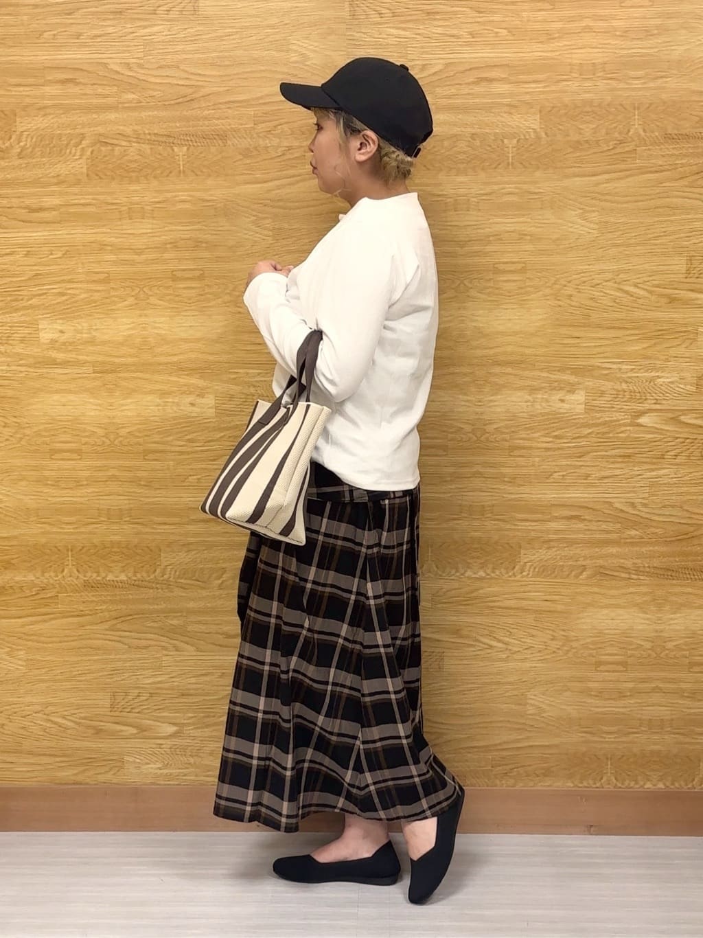 ぁむさんの「SHOO･LA･RUE｜【S-LL】美しく見せる ボートネックロンT」を使ったコーディネート