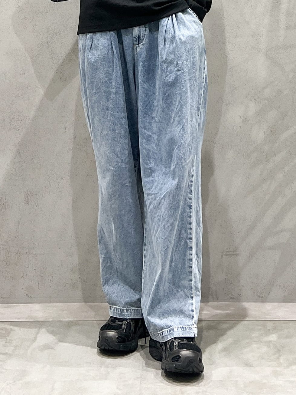 SHI-MAさんの「THE SHOP TK｜リンクスジャカード長袖Tシャツ【サスティナブル素材使用/洗濯機OK】」を使ったコーディネート