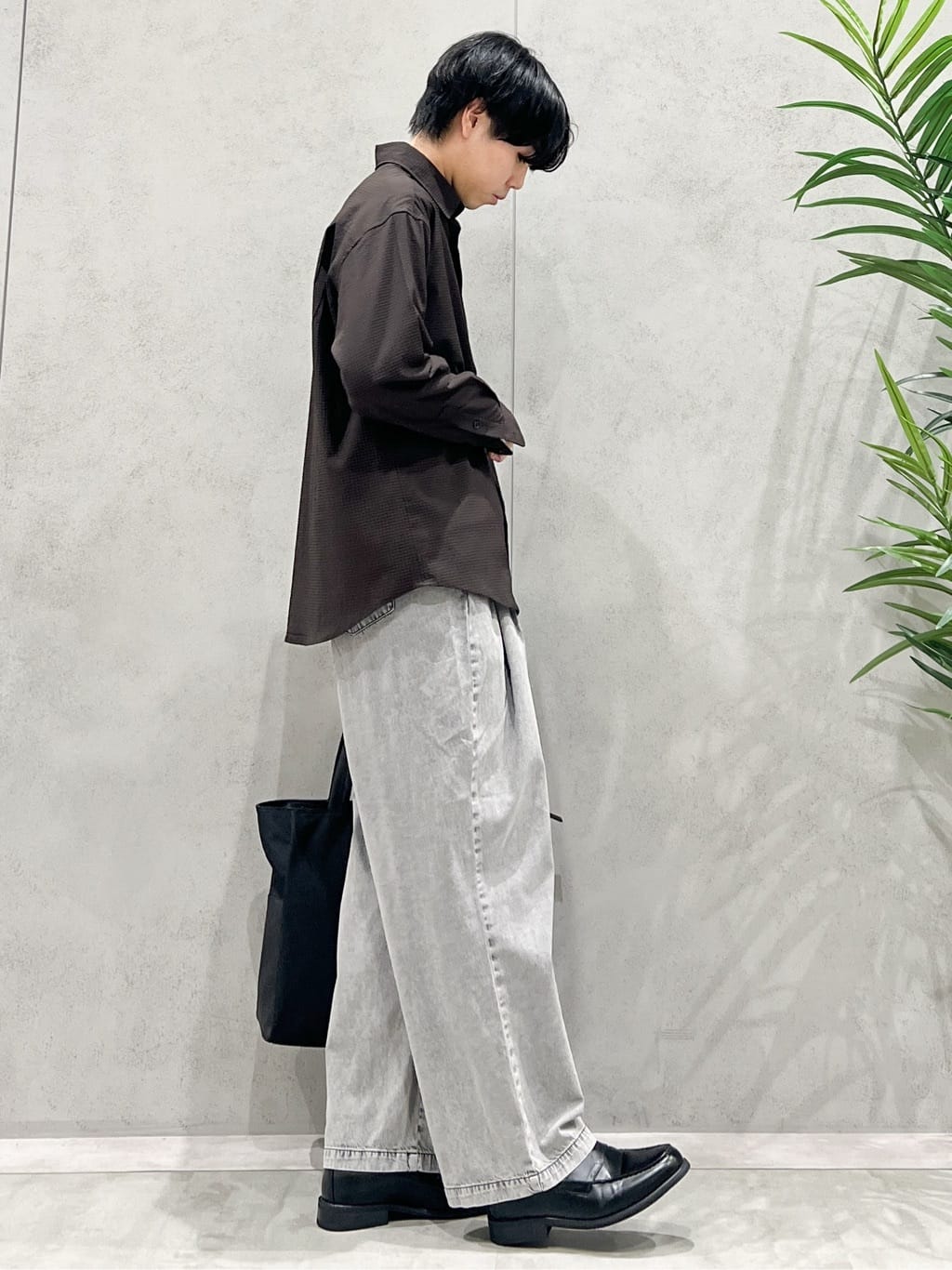 SHI-MAさんの「THE SHOP TK｜リンクスジャカード長袖Tシャツ【サスティナブル素材使用/洗濯機OK】」を使ったコーディネート