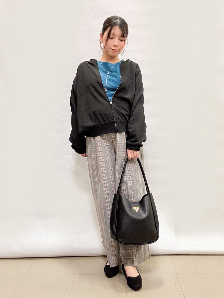 bulさんの「SHOO･LA･RUE｜【S-LL】女性らしさ漂うハートネック テレコ5分袖トップス」を使ったコーディネート