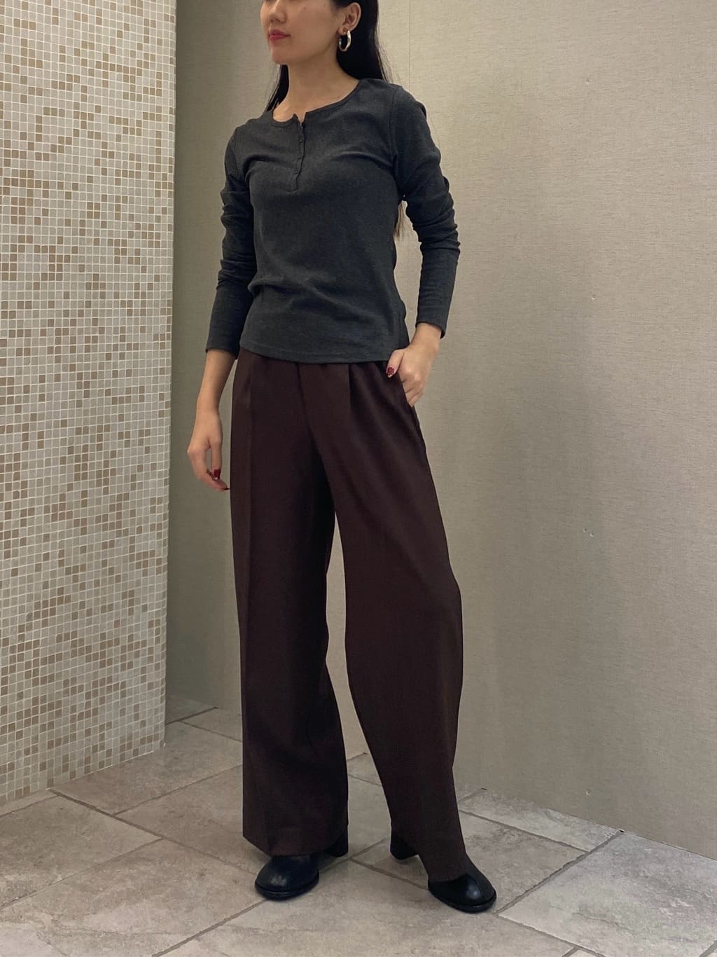rinaさんの「INDIVI｜カットアウトカットソー」を使ったコーディネート