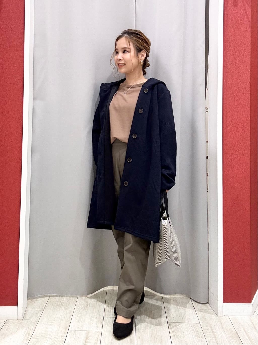 shioさんの「SHOO･LA･RUE｜【洗える】お袖のタックがアクセント インせず着られる さらさらドルマントップス」を使ったコーディネート