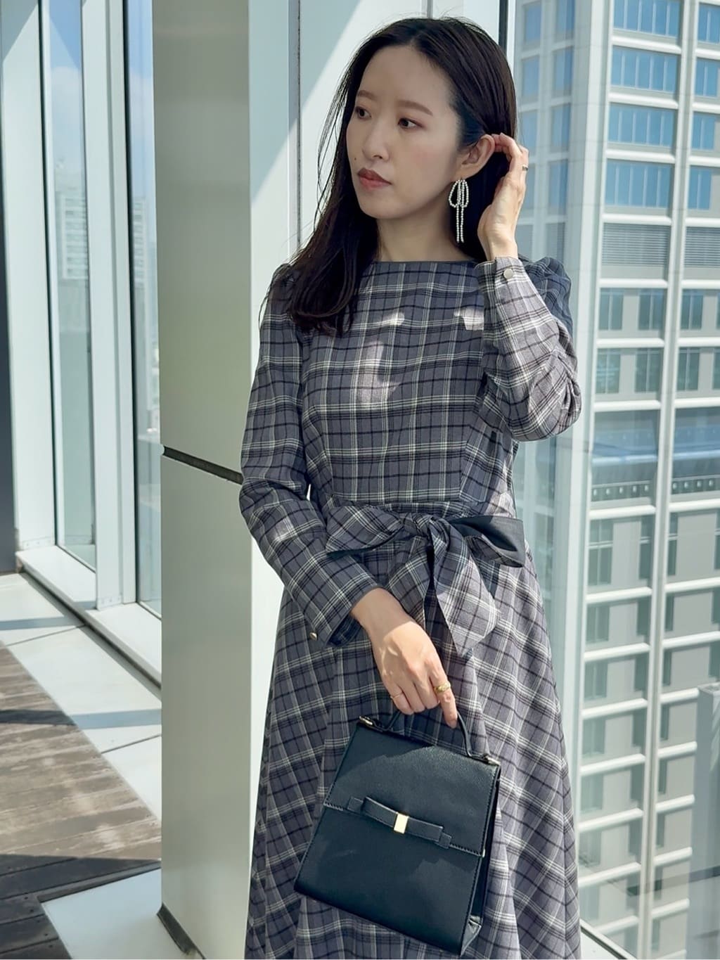 teiさんの「Couture brooch｜リボンデザイン2WAYバッグ」を使ったコーディネート