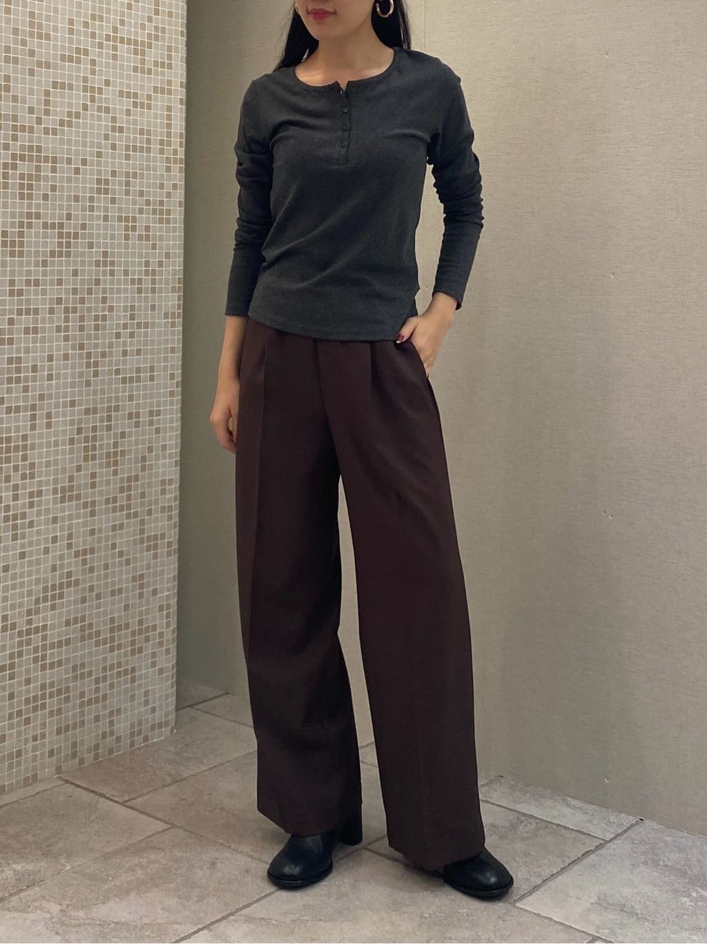 rinaさんの「INDIVI｜カットアウトカットソー」を使ったコーディネート