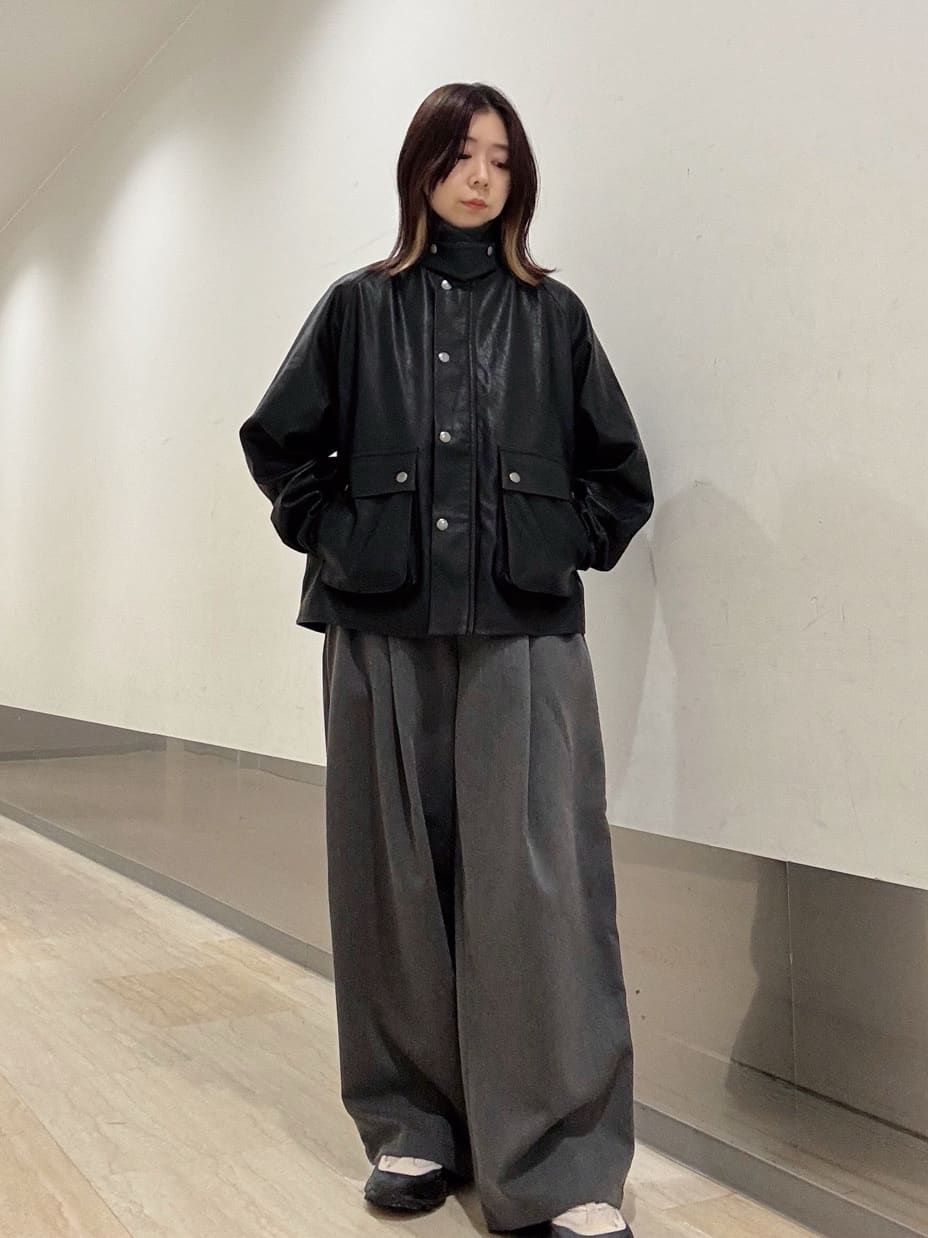 Renaさんの「tk.TAKEO KIKUCHI｜グランパバギースラックス」を使ったコーディネート