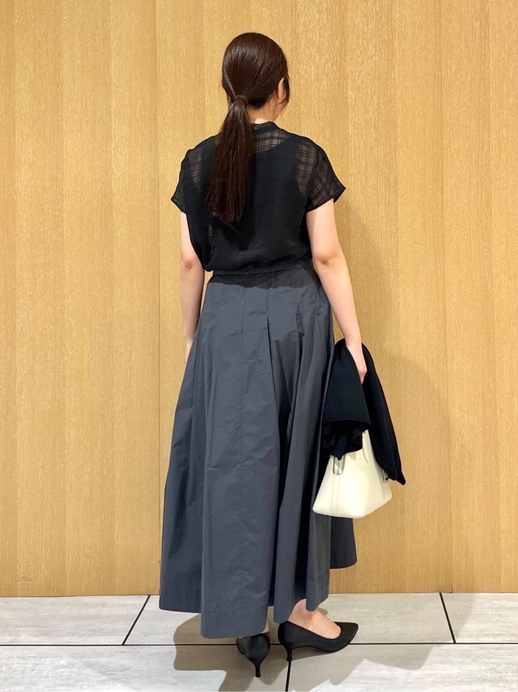 nanaさんの「UNTITLED｜【後ろウエストゴム/セットアップ可】ファブリカタックスカート」を使ったコーディネート