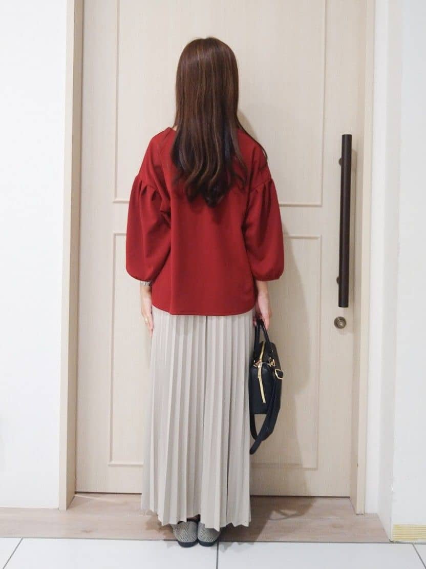 mi-saさんの「SHOO･LA･RUE｜【2点セット/7分袖】大人のきれい見え お袖タック入りアクセ付きトップス」を使ったコーディネート