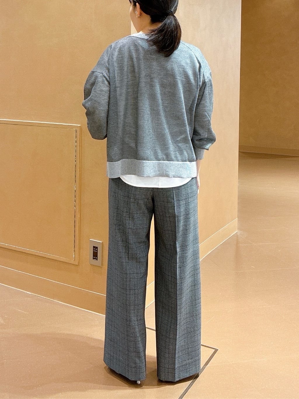 hattoriさんの「INDIVI｜【UVケア】プリントフォトロングTシャツ」を使ったコーディネート