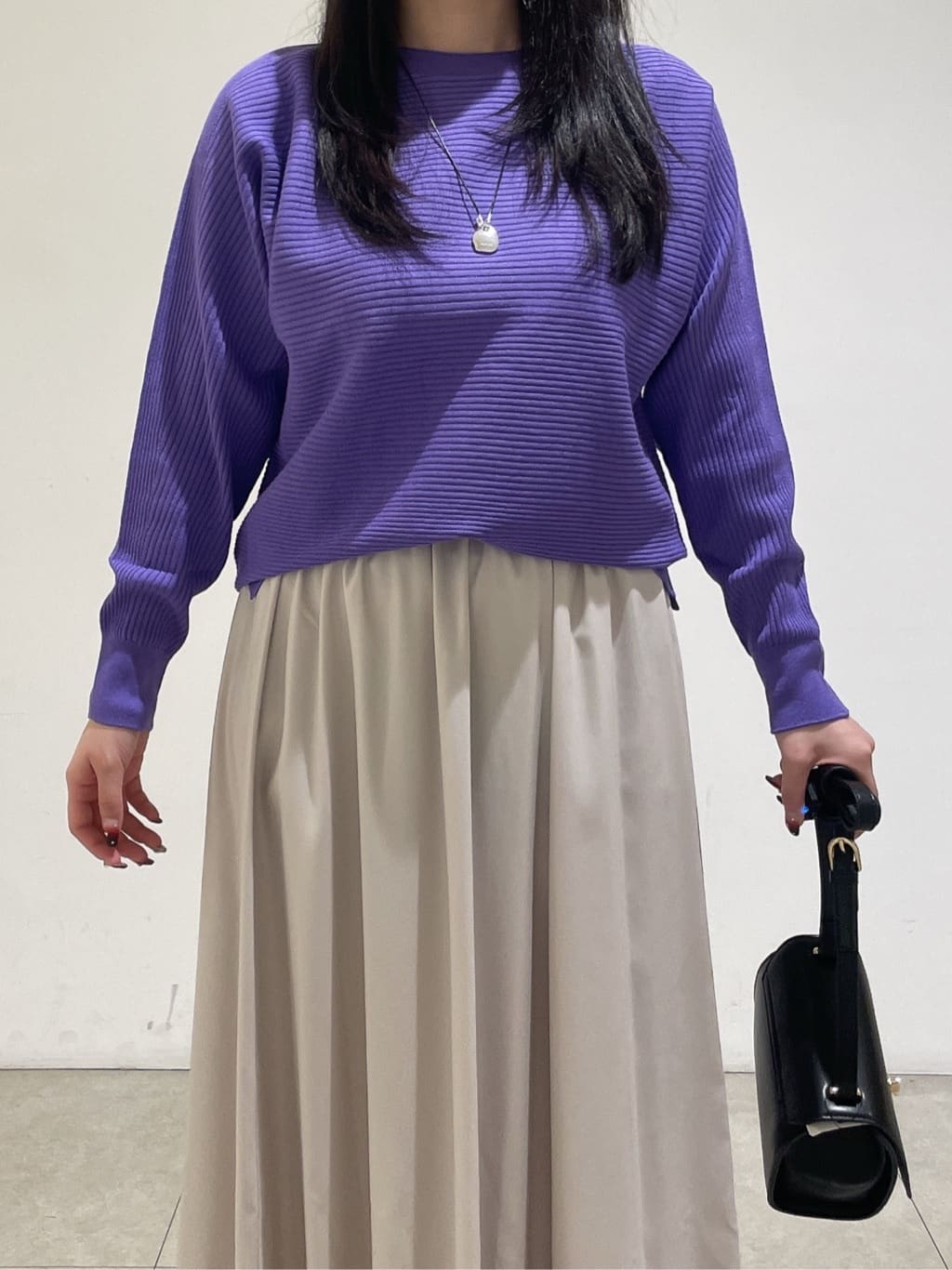 emikaさんの「INDIVI｜【洗える／体型カバー】美シルエットニット」を使ったコーディネート