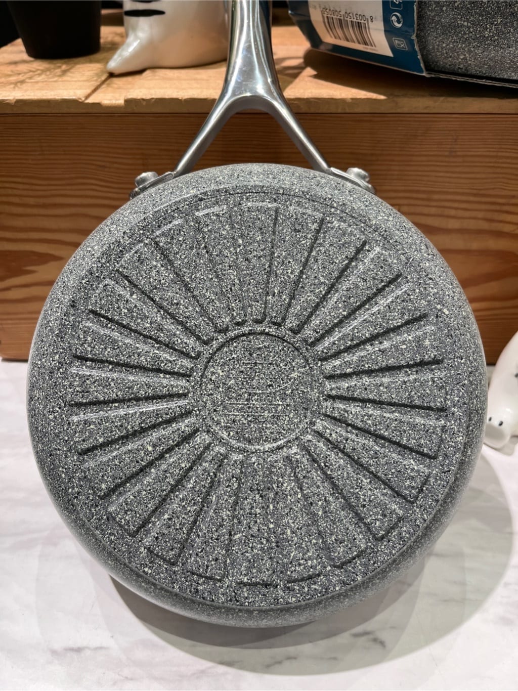 OYSTERさんの「212 KITCHEN STORE｜サリーナ フライパン 20cm ＜BALLARINI バッラリーニ＞」を使ったコーディネート