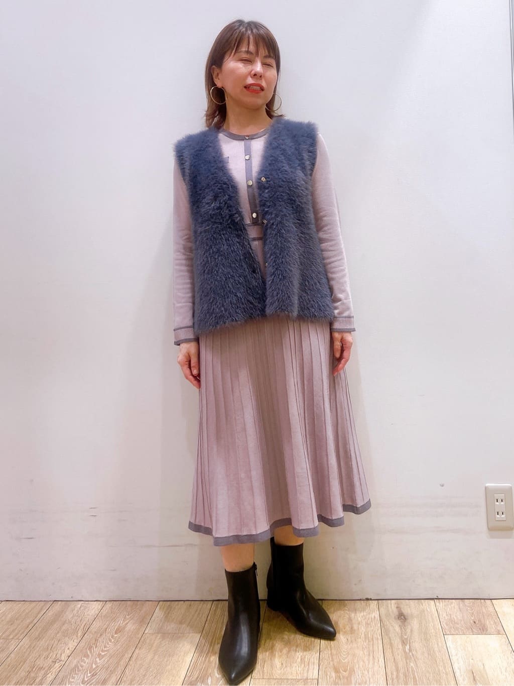 YUKOさんの「index｜バイカラードッキング風ニットワンピース【洗濯機OK／抗ピル】」を使ったコーディネート