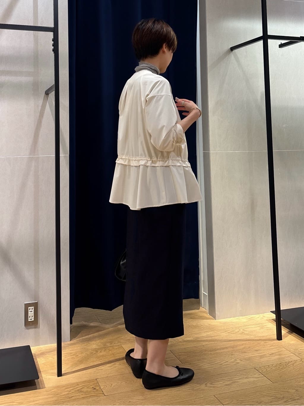 kanaeさんの「INDIVI｜【洗える／薄手／ラメ】シアーラメニット」を使ったコーディネート