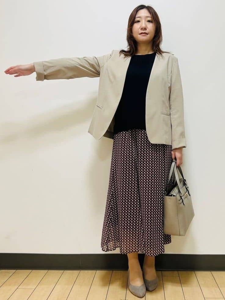 miiiさんの「Reflect｜【WEB先行カラーあり／マシンウォッシュ可／ウエスト総ゴム】コツキ幾何柄ロングスカート」を使ったコーディネート