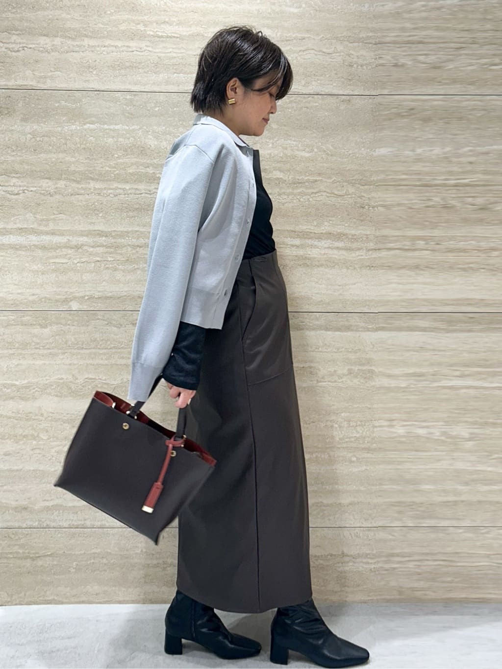 NAMIさんの「OPAQUE.CLIP｜衿付き変形ボタンニットカーディガン【洗濯機OK／抗ピル】」を使ったコーディネート