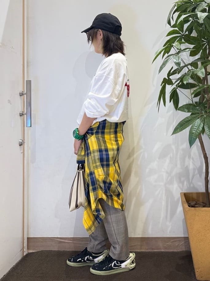misakiさんの「SHOO･LA･RUE｜グラフィックアソート BIGロンT」を使ったコーディネート