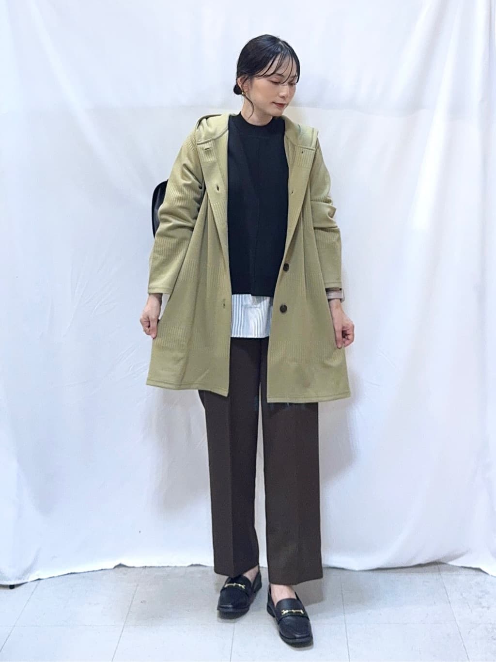 𝐇𝐢𝐫𝐨𝐦𝐢さんの「SHOO･LA･RUE｜【S-LL】ウエストリボンがアクセント ゆったりテーパードパンツ」を使ったコーディネート