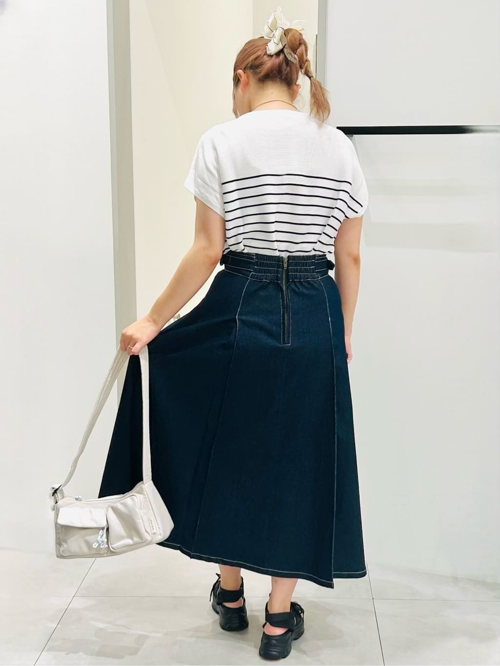 dropさんの「THE SHOP TK｜【6色展開】さらさらフレンチニット【毛玉になりにくい/洗濯機OK】」を使ったコーディネート