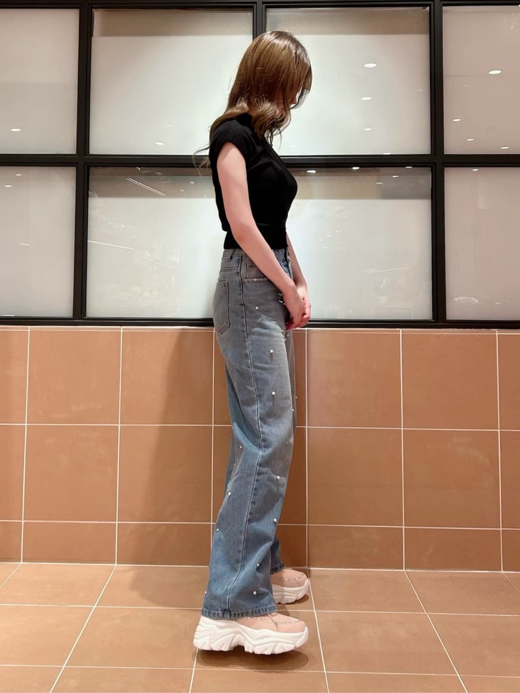Arisaさんの「ESPERANZA｜ベルベットラメスニーカー」を使ったコーディネート