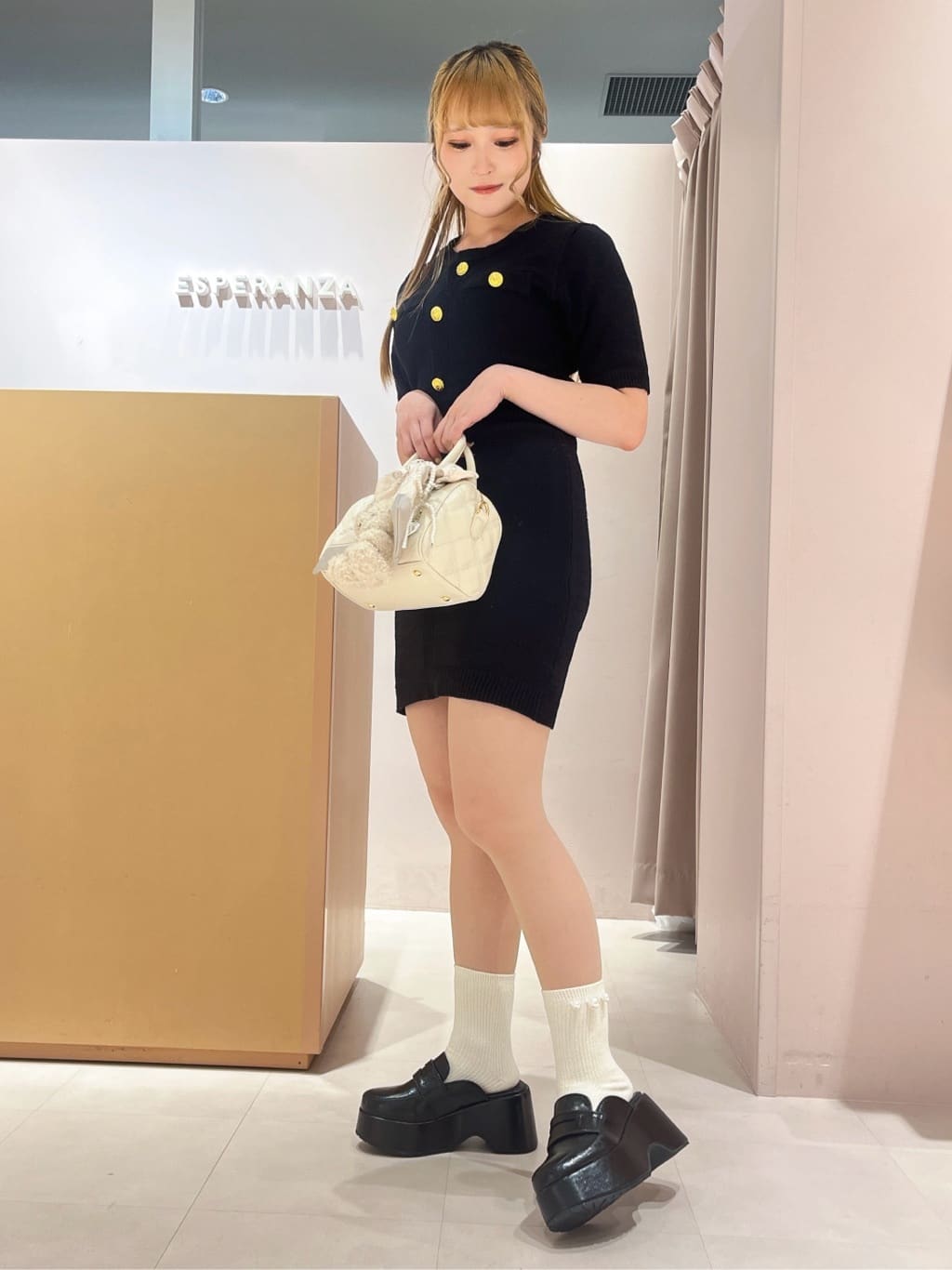 このかさんの「ESPERANZA｜厚底サボローファー」を使ったコーディネート