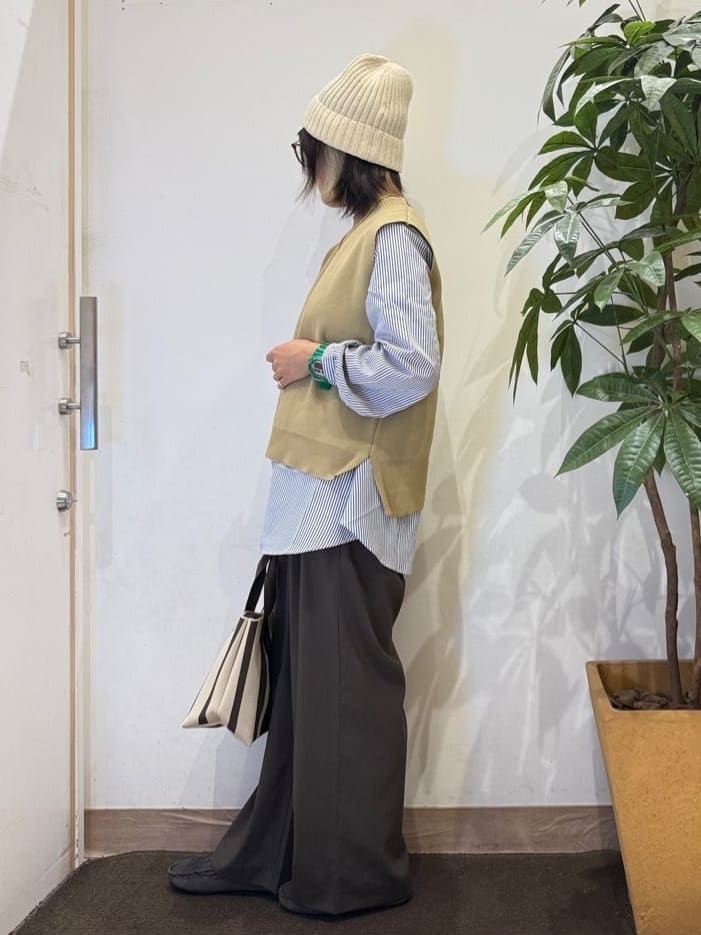 misakiさんの「SHOO･LA･RUE｜【S-LL/2点セット】着回し自在 ニットベスト＋フレアブラウス」を使ったコーディネート