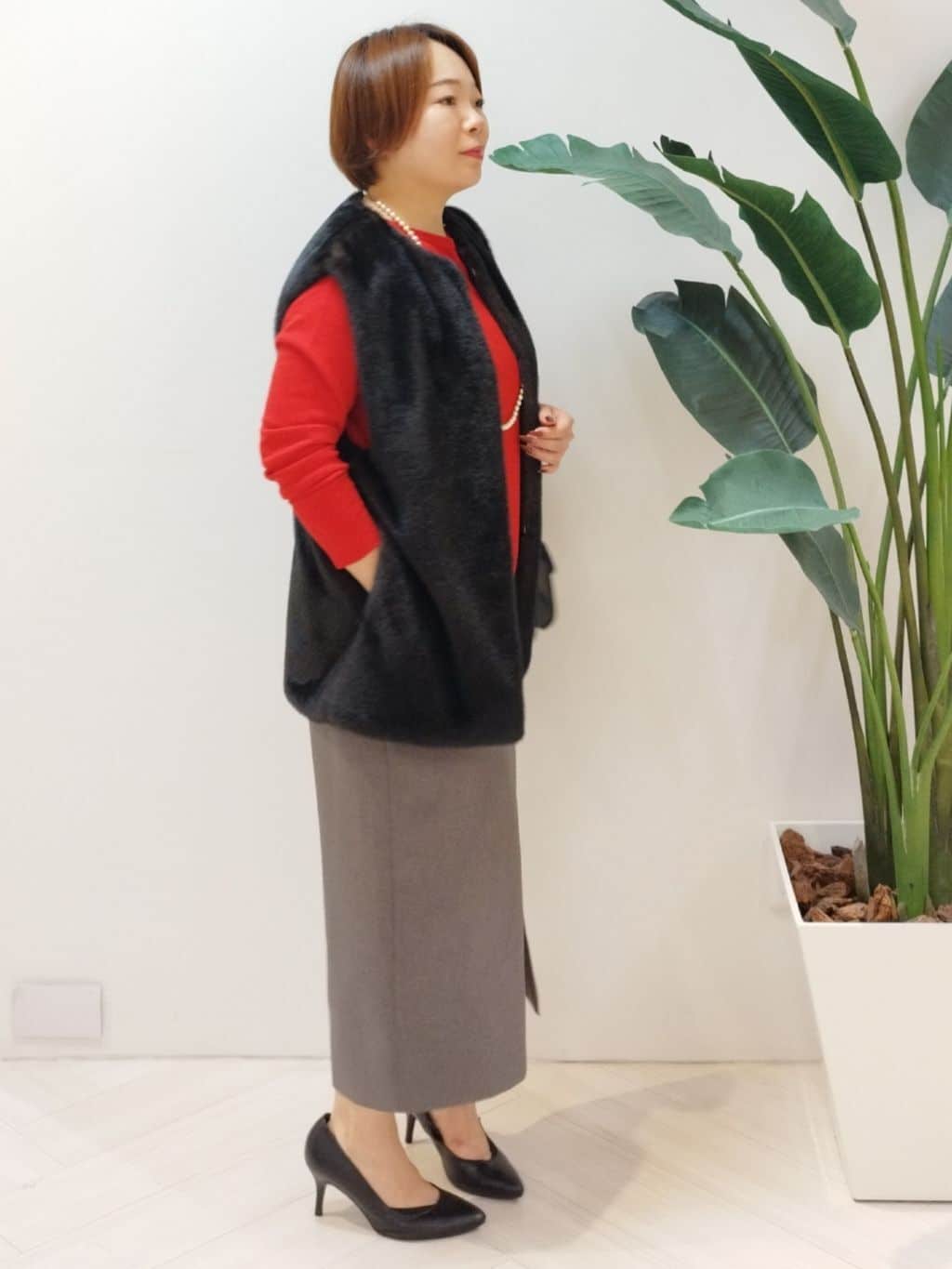 s u g iさんの「UNTITLED｜【8色展開/体型カバー】魅せるタイムレスニット」を使ったコーディネート