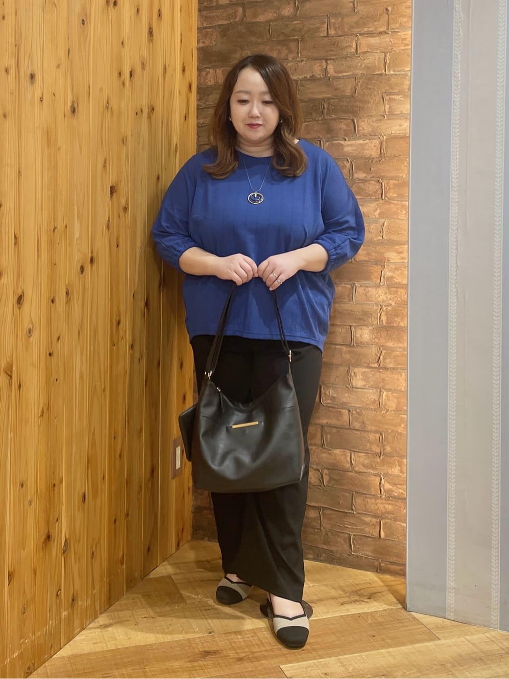 Risaさんの「SHOO･LA･RUE｜【S-LL/7分袖】ゆるシルエットが心地よい ドルマントップス」を使ったコーディネート