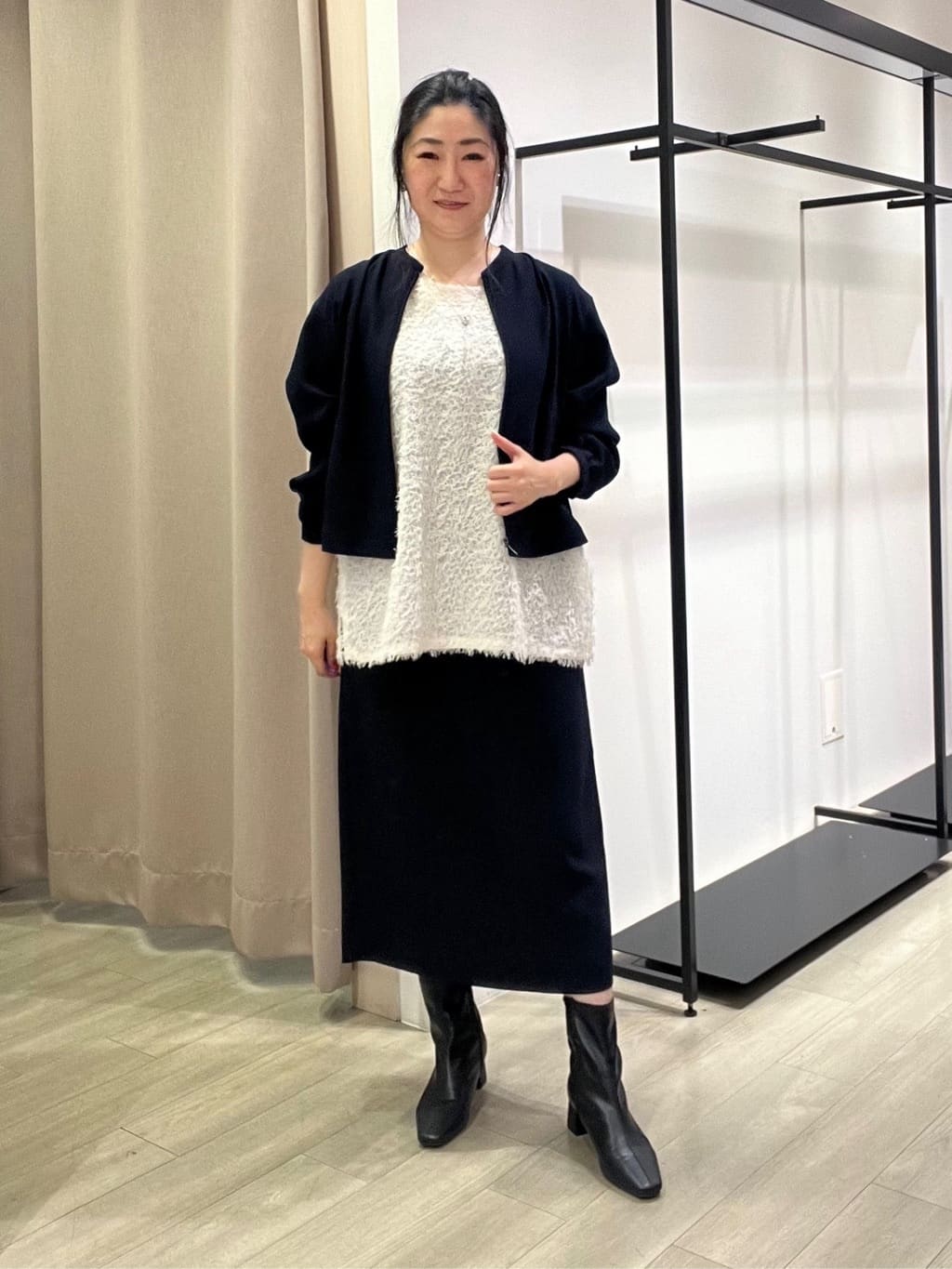 TOMOMIさんの「INDIVI｜【インナーとしても活躍！】フリンジジャカードチュニック」を使ったコーディネート
