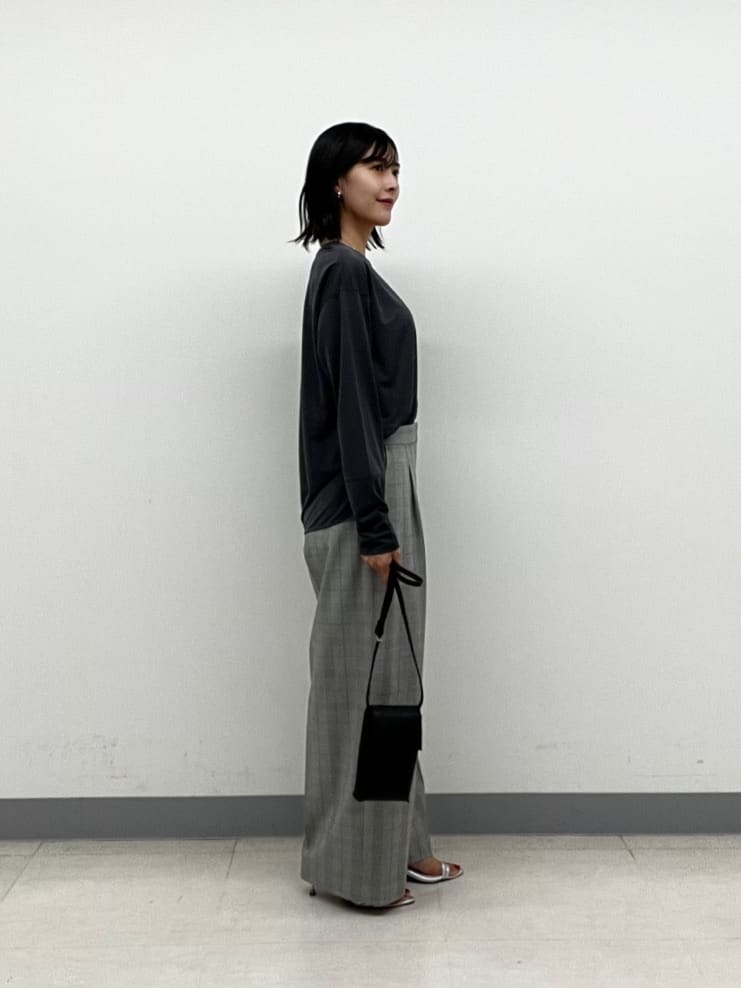 hinanoさんの「INDIVI｜ストレッチシアーロングTシャツ」を使ったコーディネート