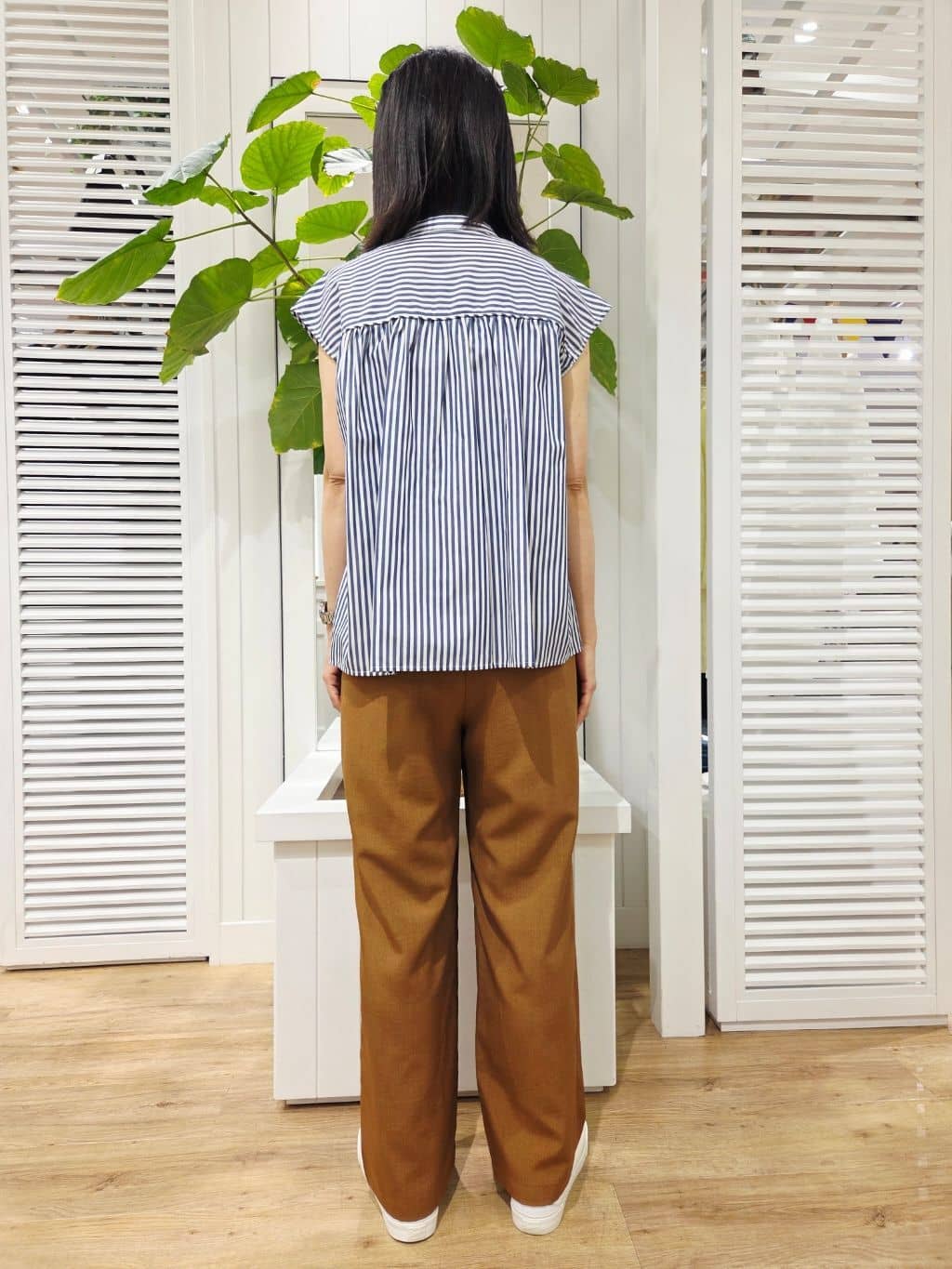 Yamadaさんの「Dessin｜【洗える】ストライプ柄ギャザーブラウス」を使ったコーディネート