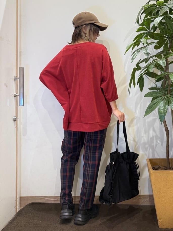 misakiさんの「SHOO･LA･RUE｜【S-LL/7分袖】ゆるシルエットが心地よい ドルマントップス」を使ったコーディネート