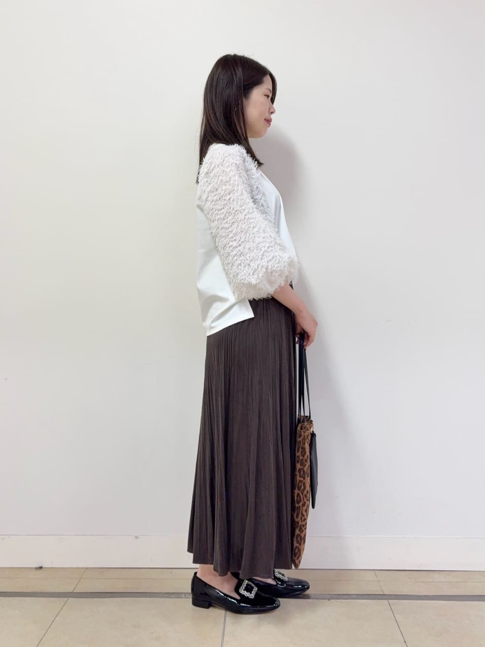 asamiさんの「UNTITLED｜【丸首/Tシャツ風/短丈】シャギースリーブ ポンチカットソー」を使ったコーディネート