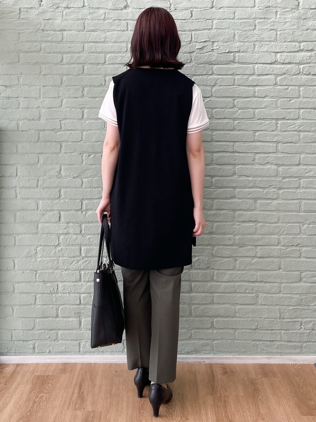 yukariさんの「Reflect｜ドライタッチニットベスト」を使ったコーディネート